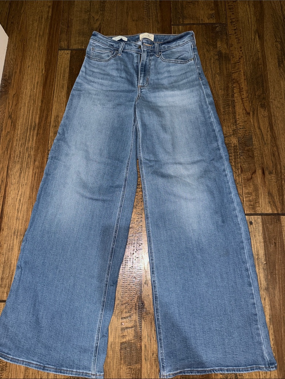 Universal Thread Women’s Wide Leg Jeans in Light Blue Denim